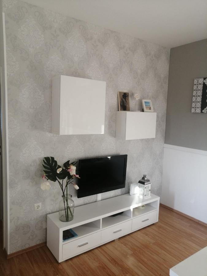Apartments Karla I Ivano Mandre Dış mekan fotoğraf