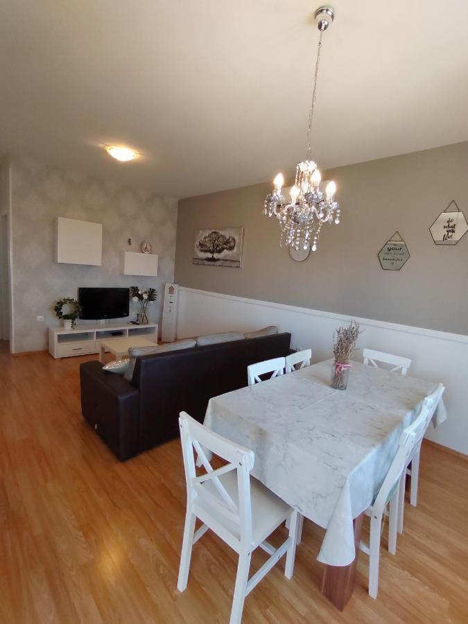 Apartments Karla I Ivano Mandre Dış mekan fotoğraf