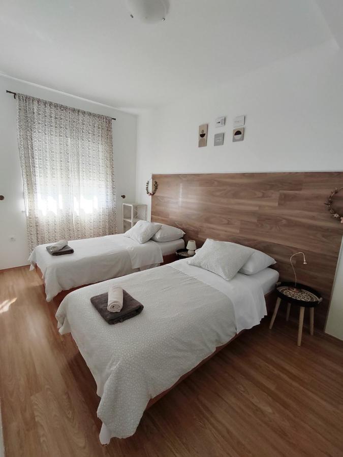 Apartments Karla I Ivano Mandre Dış mekan fotoğraf