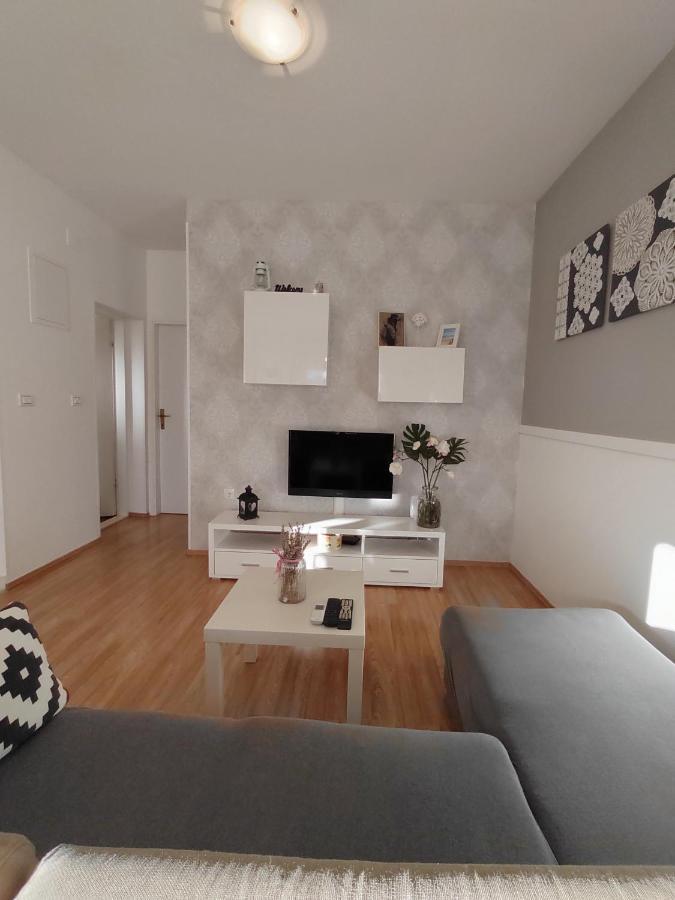 Apartments Karla I Ivano Mandre Dış mekan fotoğraf