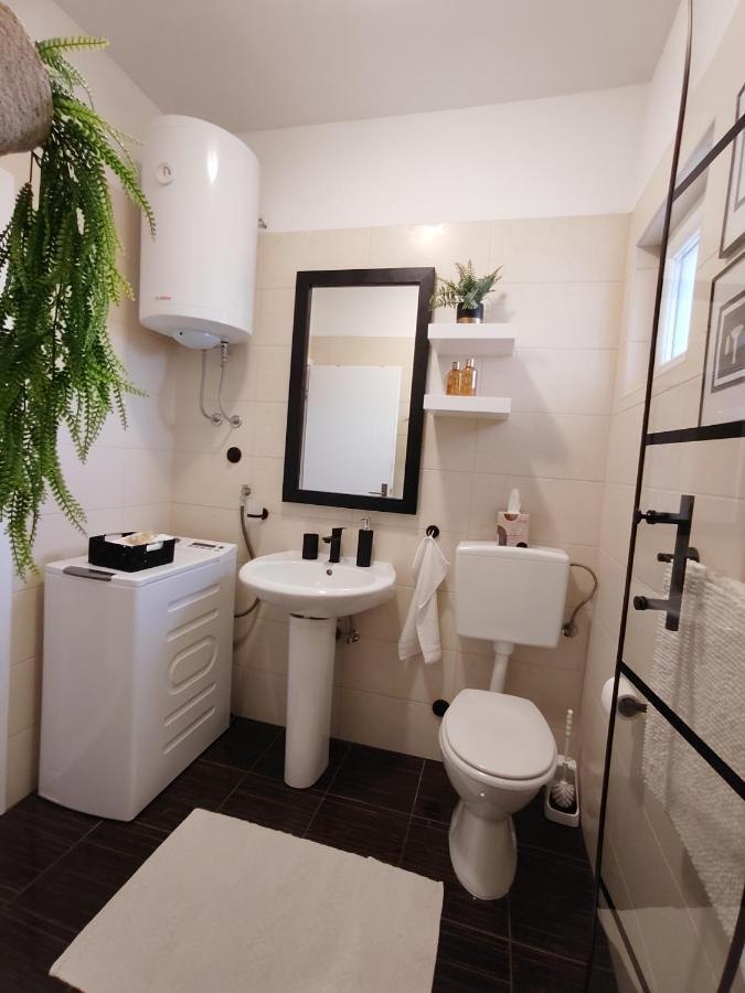 Apartments Karla I Ivano Mandre Dış mekan fotoğraf