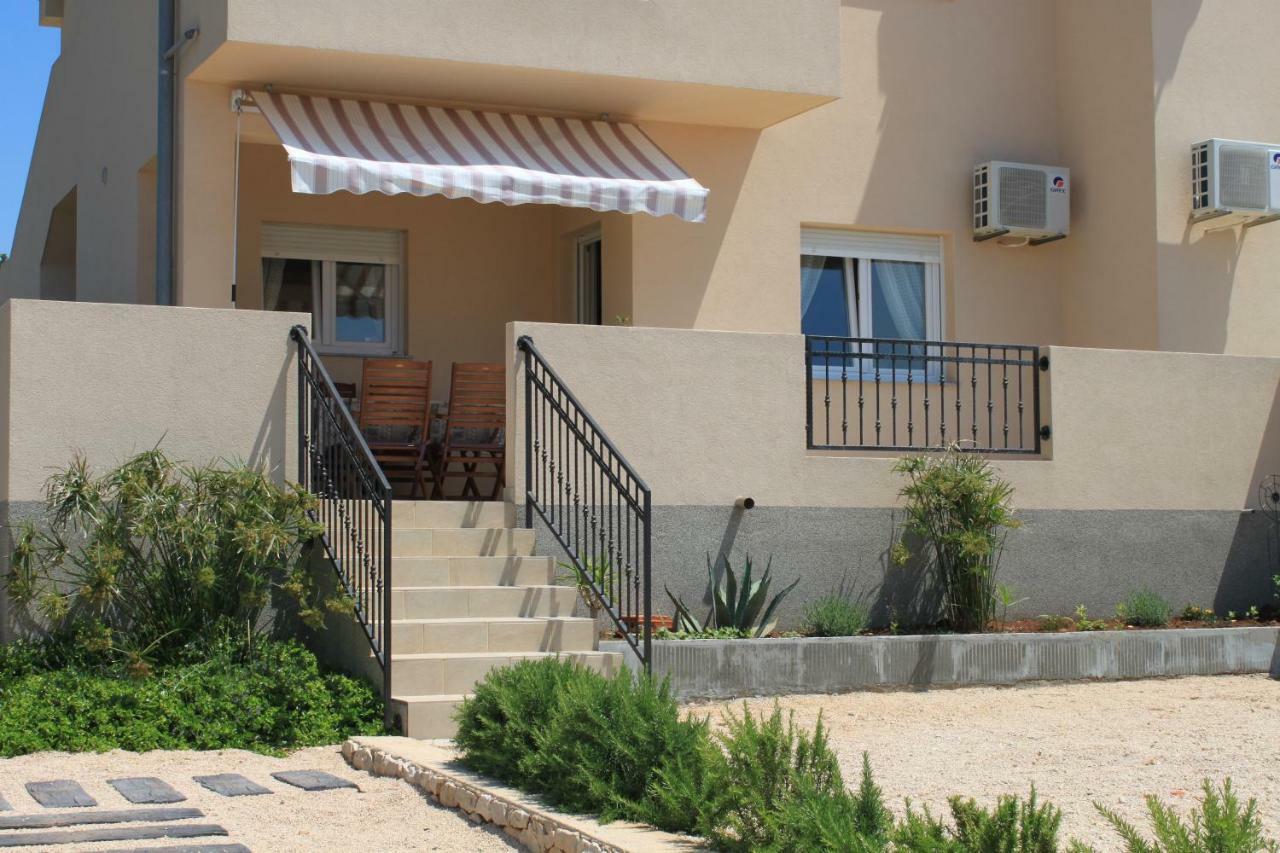 Apartments Karla I Ivano Mandre Dış mekan fotoğraf